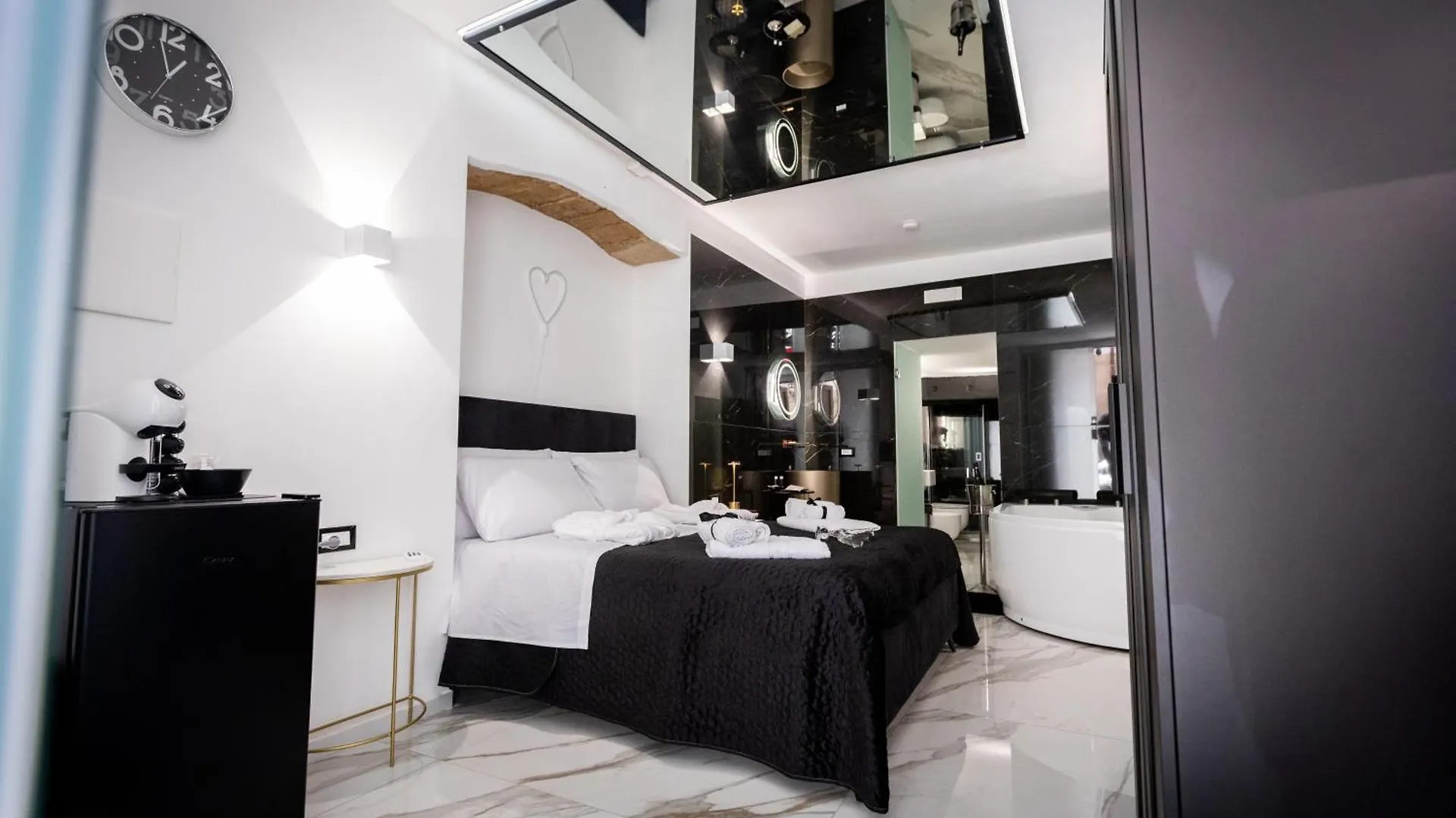 Palermo Luxury Rooms White